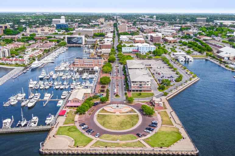 Explore Historic Downtown Pensacola